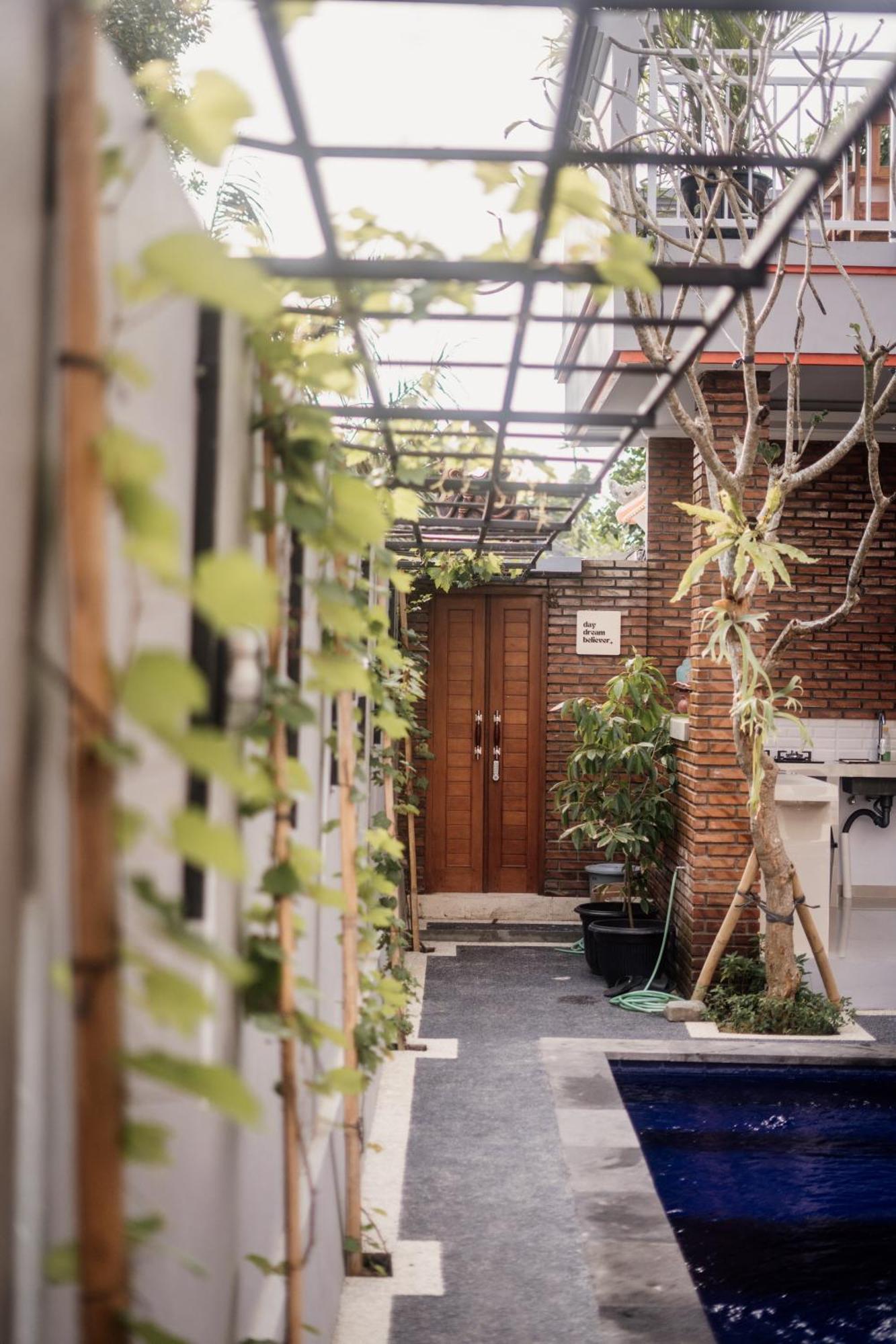 Pondok Yogi Guest House Canggu Экстерьер фото